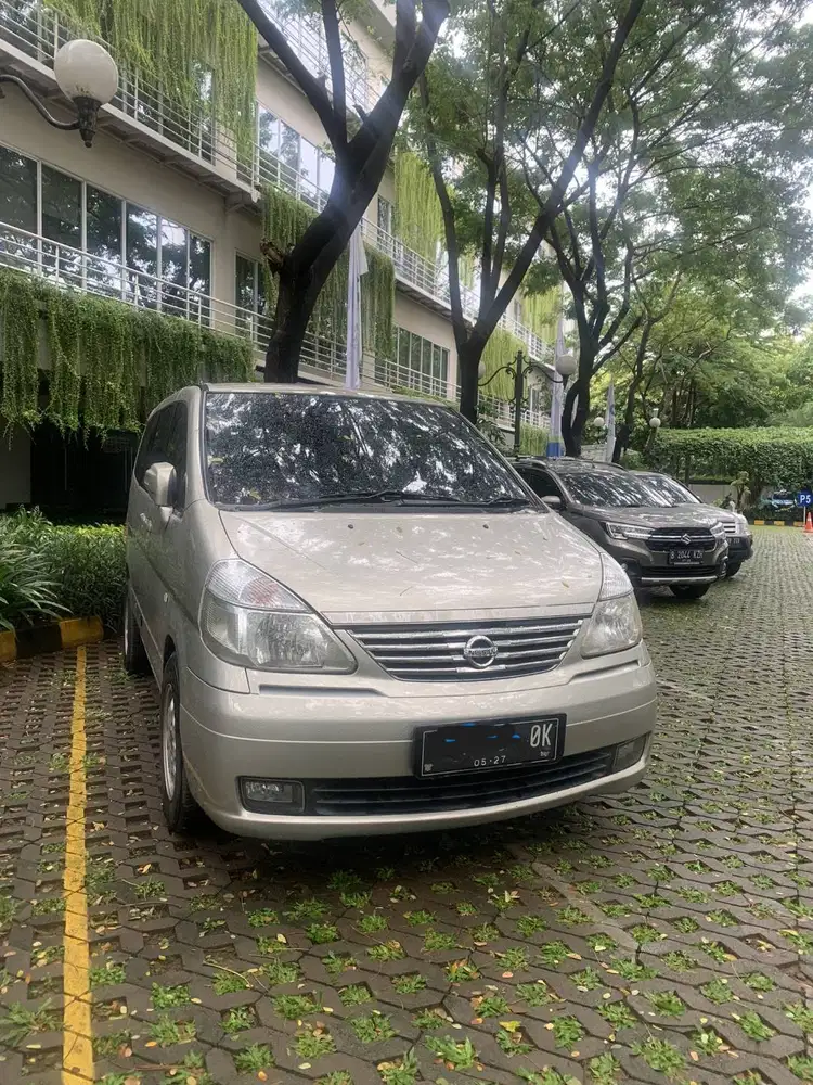 2007 Nissan serena c24