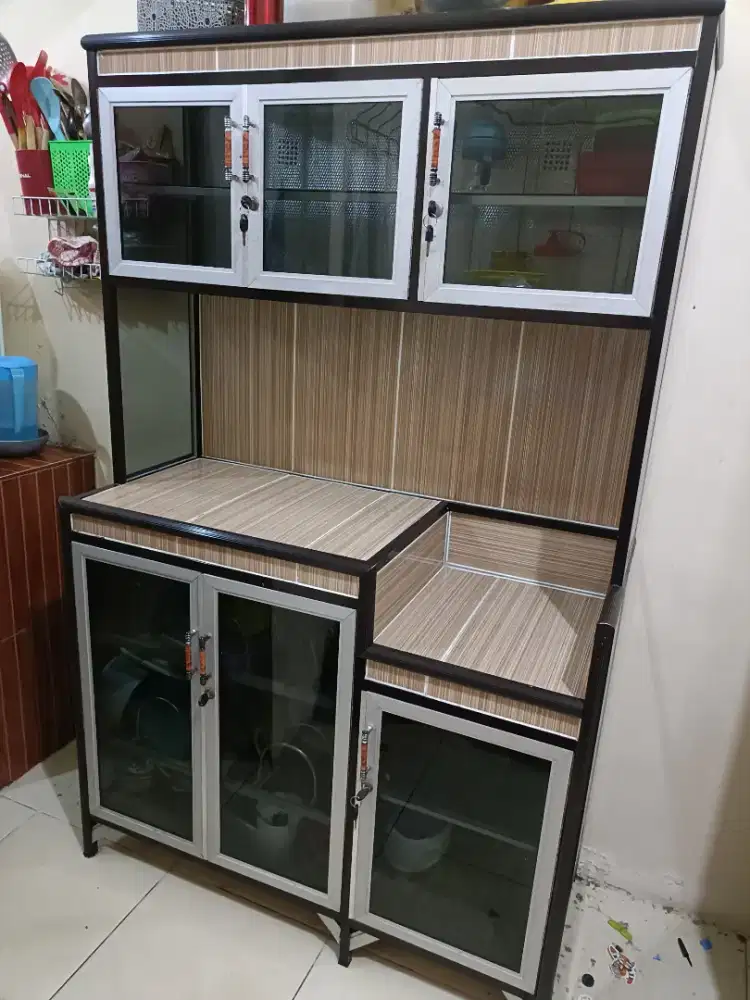 Lemari makan 3 pintu