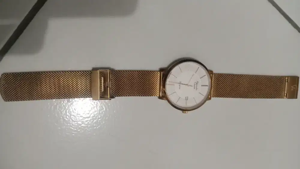 Dijual jam tangan wanita  Alexandre Christie gold