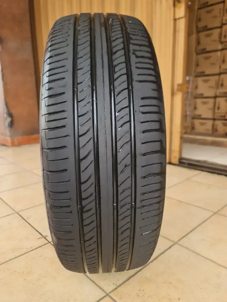 Ban 215 60 r17 champiro ecotec