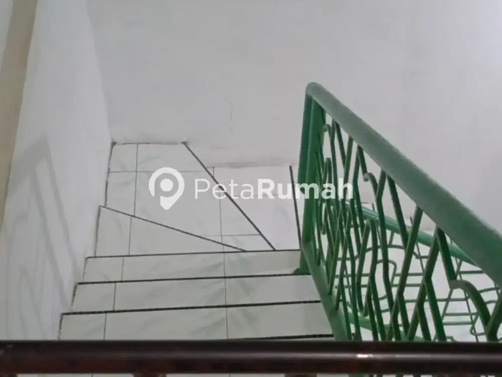 DIJUAL TOWNHOUSE JALAN PASAR III KOMPLEK SEHATI INDAH - DAERAH KRAKATAU