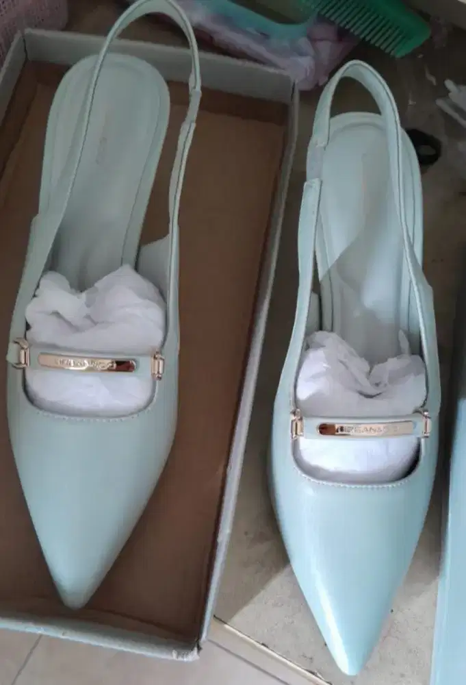 Sendal Sepatu Urban & Co