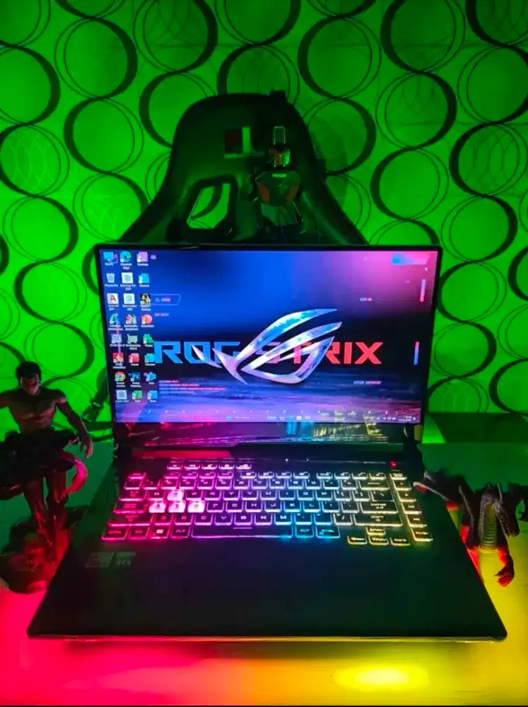 ASUS ROG CYBERPUNK STRIX III [RAM 16GB SSD 512GB RTX 3050]