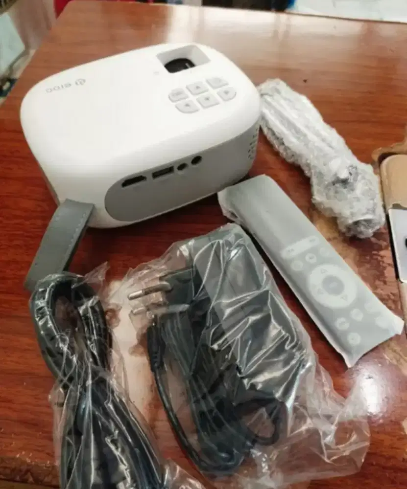 Proyektor eroc movi n1