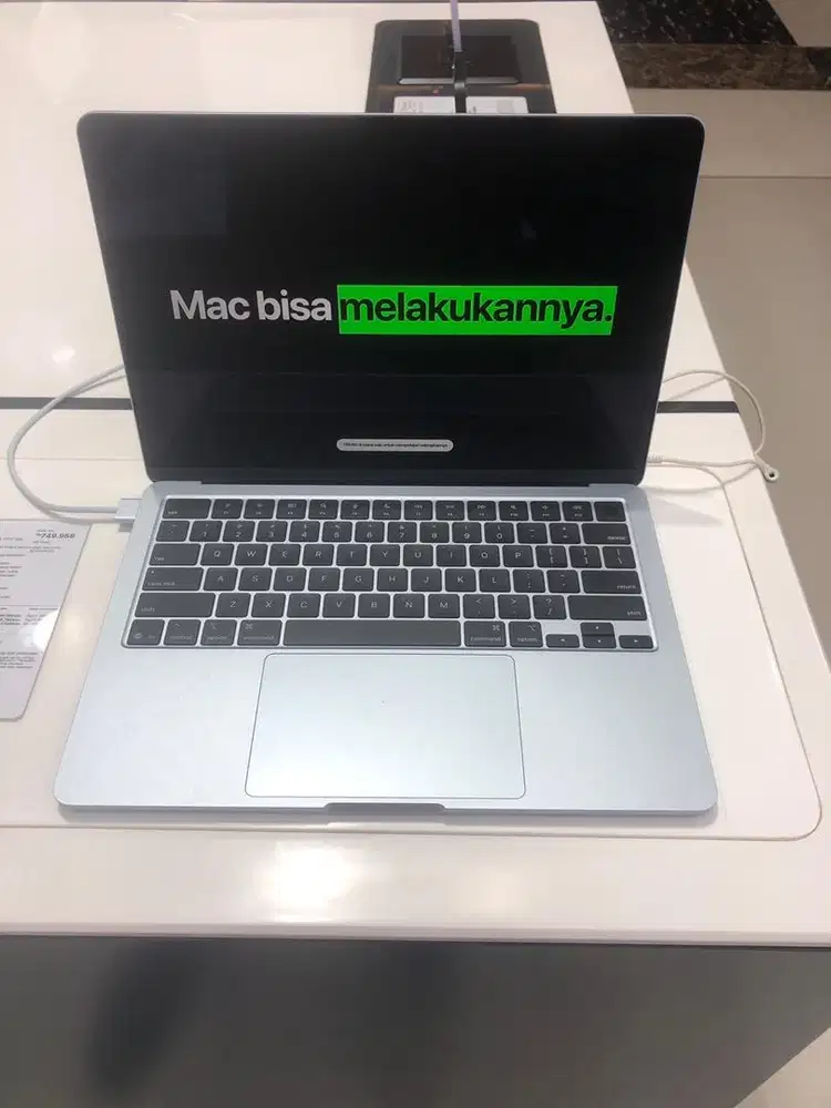 Promo MacBook Air (13 inci)