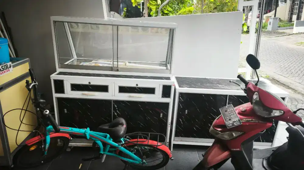 Di jual meja booth bekas