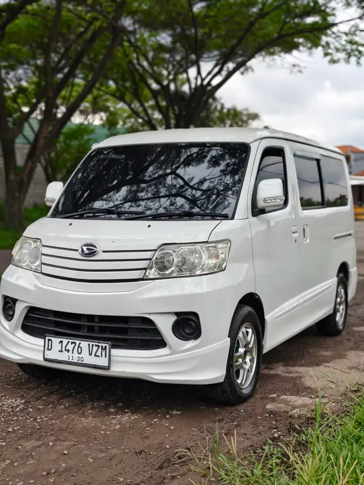 Daihatsu Luxio 2015 Bensin