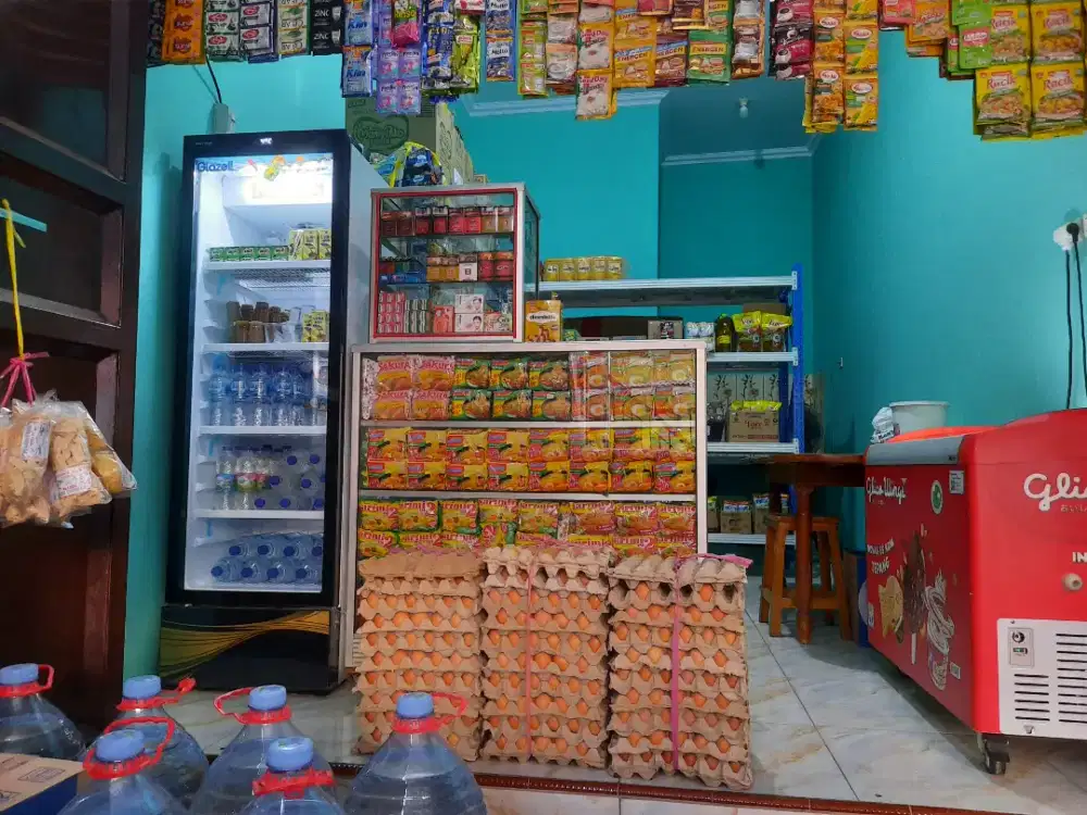 DISEWAKAN 2 RUKO GANDENG BERADA DITEMPAT PADET PENDUDUK DI KAMAL MUARA