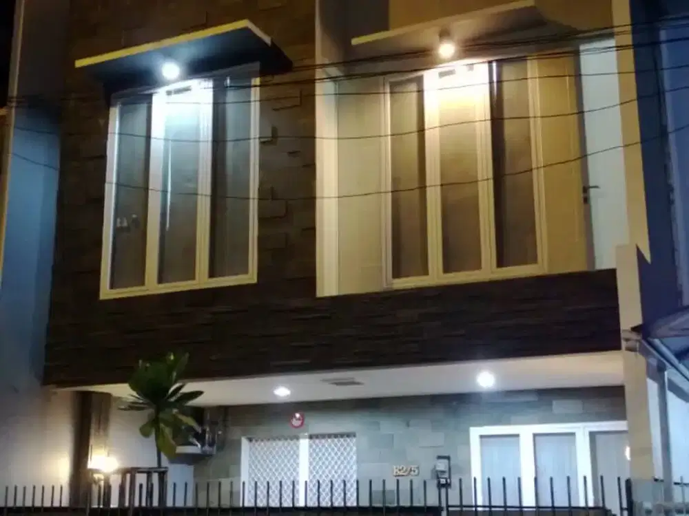 dijual rumah taman palem lestari tinggal bawa koper