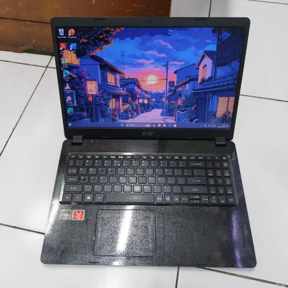 Acer aspire A315 Amd ryzen 3 3200U Ram 8gb ssd 512gb