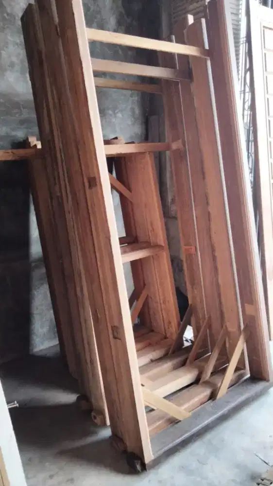 Kusen kayu sk dan meranti