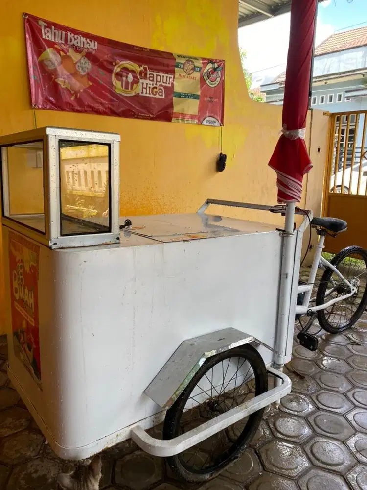 Gerobak jualan serbaguna