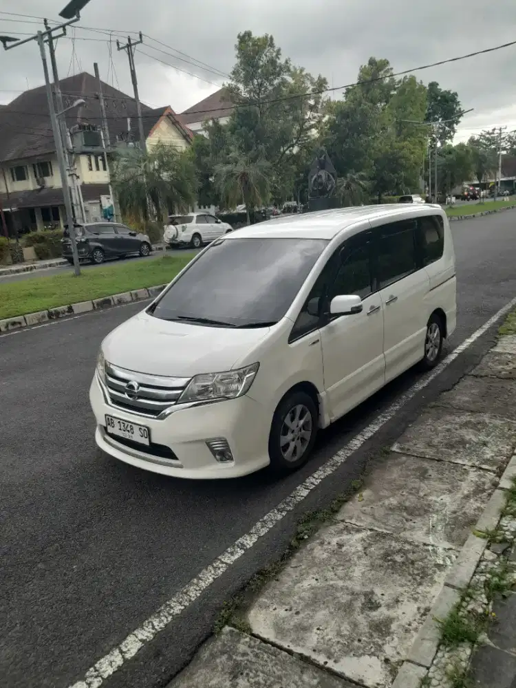 (Asli AB) Nissan Serena Hws AT 2013 pjk hidup