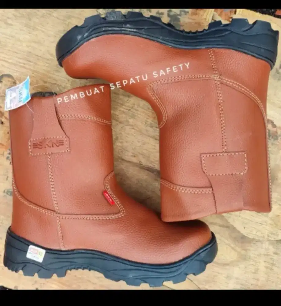 Ready Sepatu Bots Safety uk 40