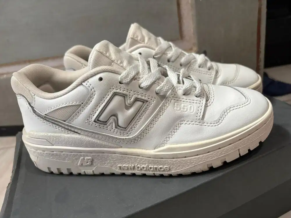 Sepatu New Balance 550