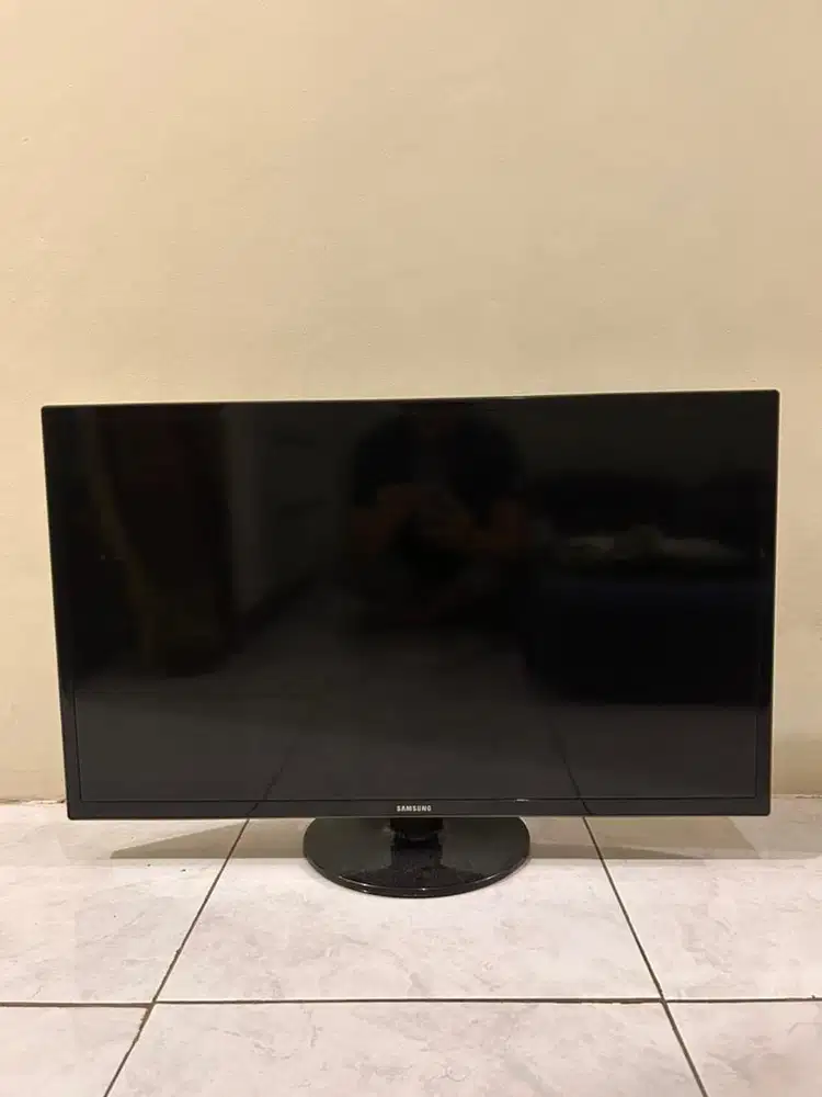 Dijual TV LED Samsung 32 Inch – UA32F4000 (Mati / LCD Rusak)