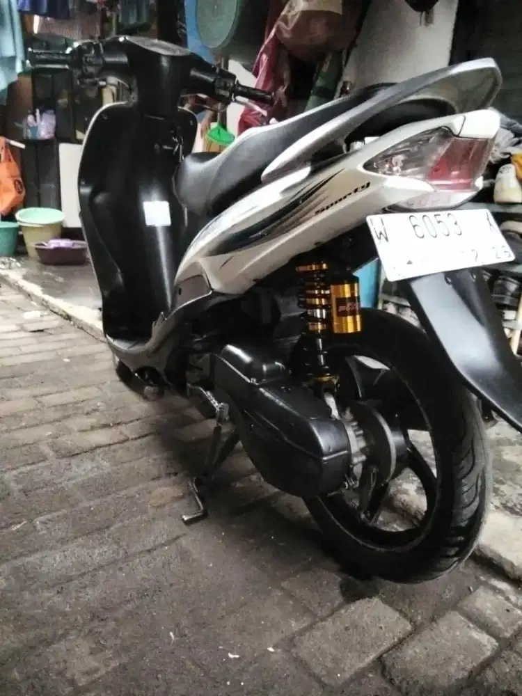 Mio sporty 5TL THN 2008 warna putih albino