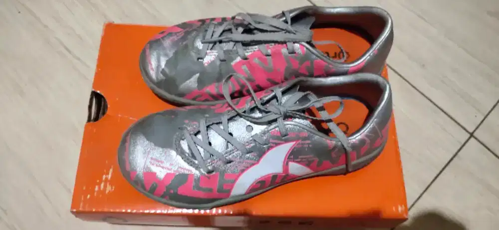 Sepatu Bola Futsal Anak Ortuseight Original