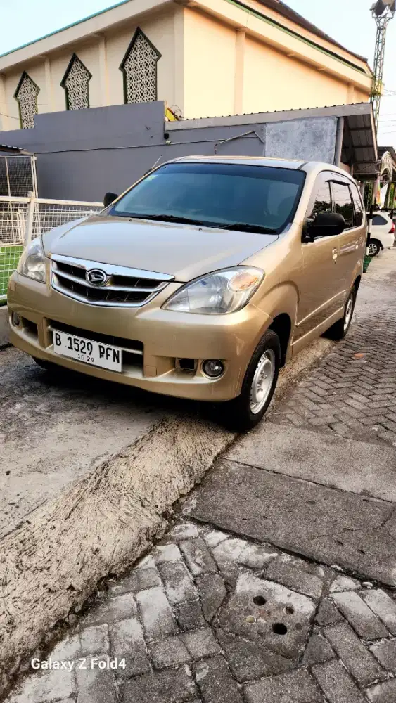 Daihatsu xenia Xi manual 2009