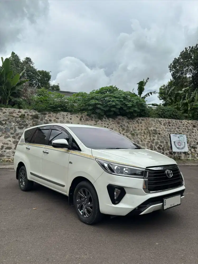 Toyota Innova V Luxury AT 2.0 2021 50th Anniversary Edition