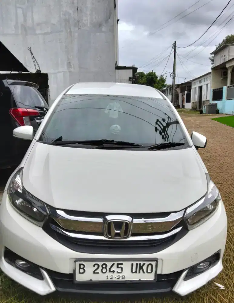 Honda Mobilio E CVT 2018 putih