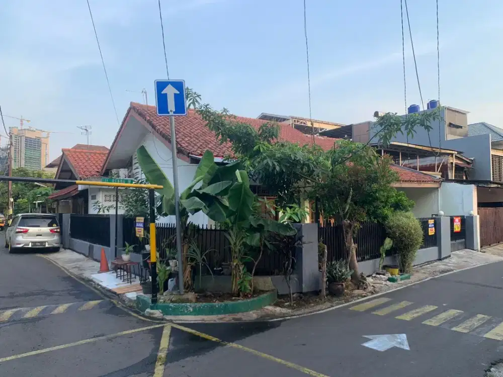 Rumah Bagus SHM Kebayoran Baru, Jakarta Selatan