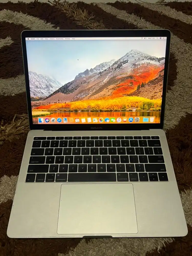 Macbook pro retina 2017 13 inch 8/256