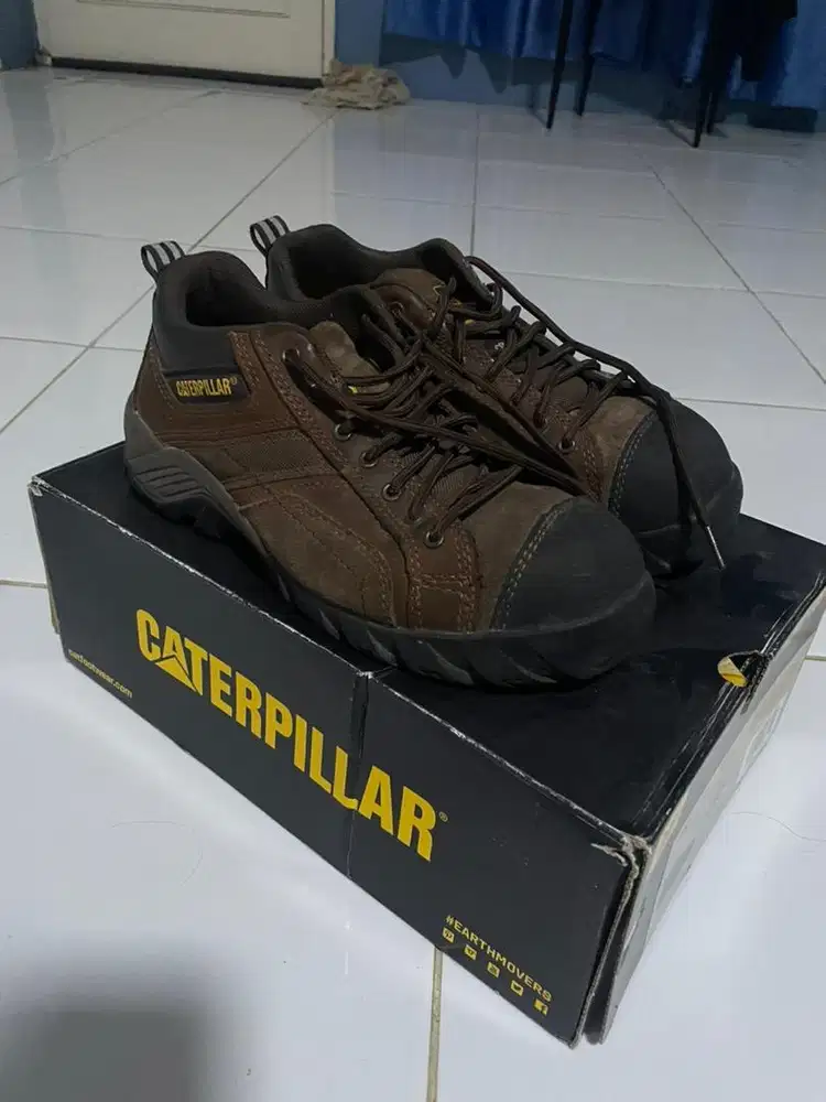 Caterpillar (CAT) safety shoes