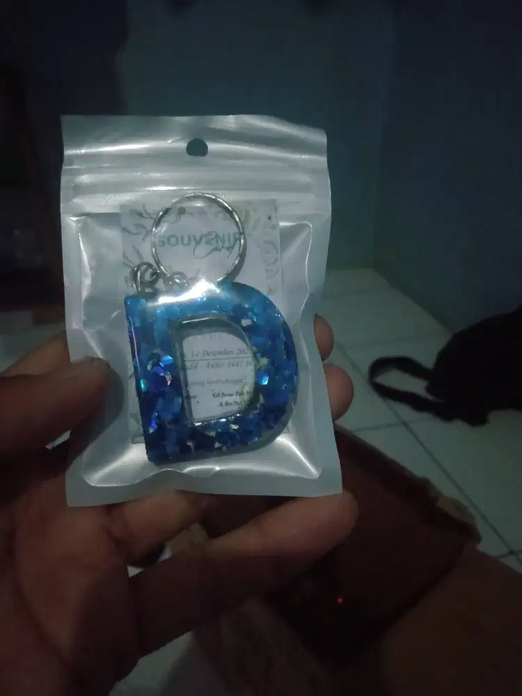 Gantungan Kunci Resin Inisial Huruf