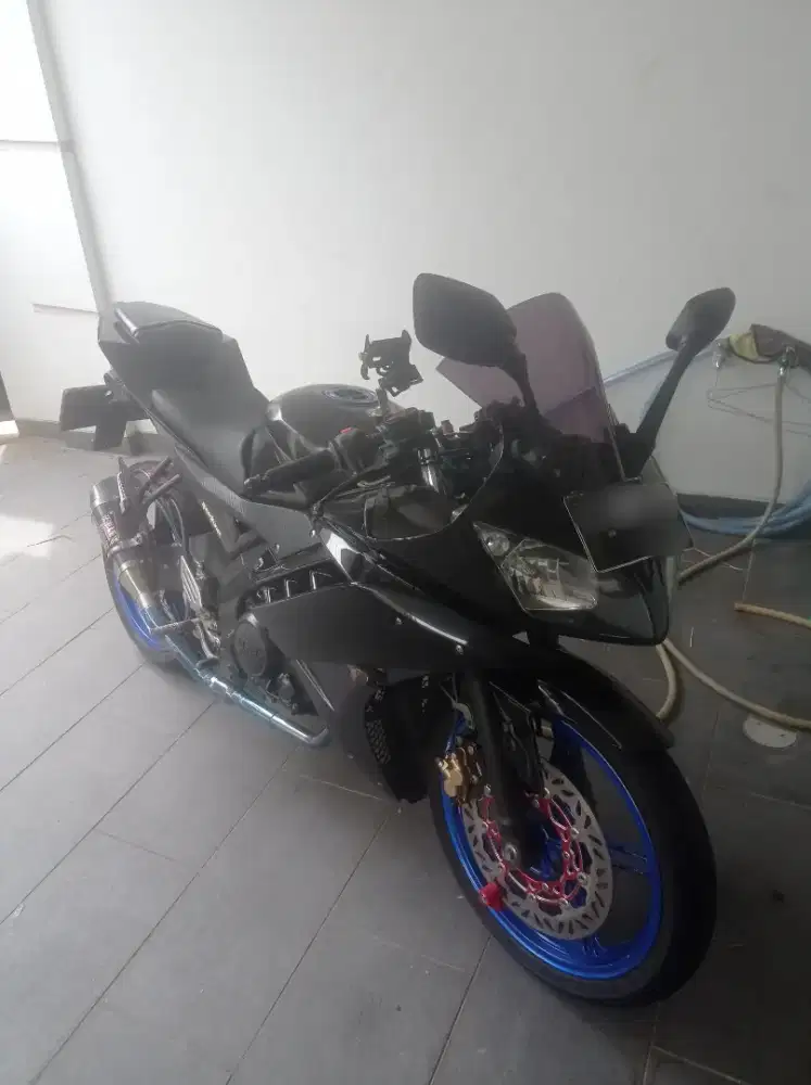 Yamaha R15 V2 2014