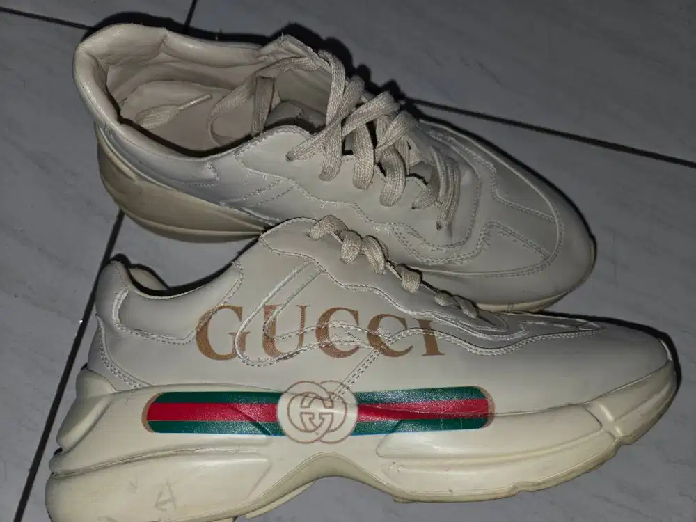 Sepatu Gucci. Made in Italy