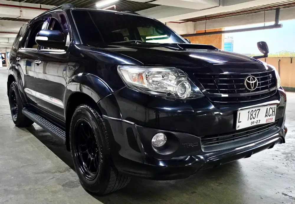 Toyota Fortuner TRD VNT 2.5 Diesel 2013 Hitam Matic / AT ISTIMEWA BOSS