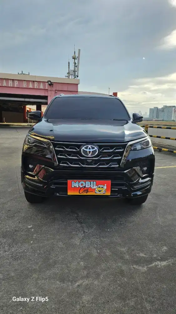 TOYOTA FORTUNER GR 2.8 VRZ 4X2 AT DIESEL 2022 HITAM