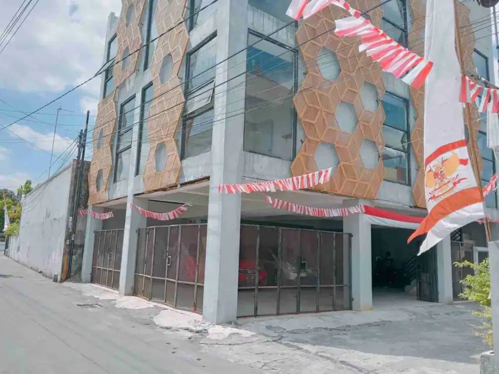 DIJUAL KOST EXCLUSIVE 3LANTAI JLN HOK DEKAT RINGROD MAGUWOHARJO JLN ASPAL