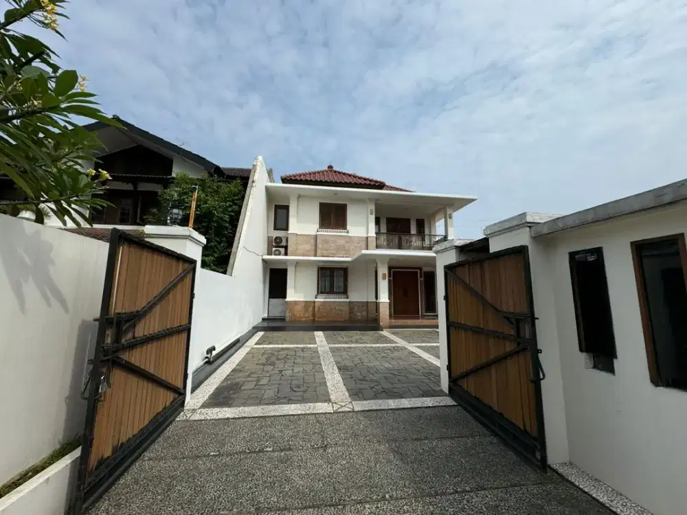 Rumah Bagus Furnished SHM Pasar Minggu, Jakarta Selatan