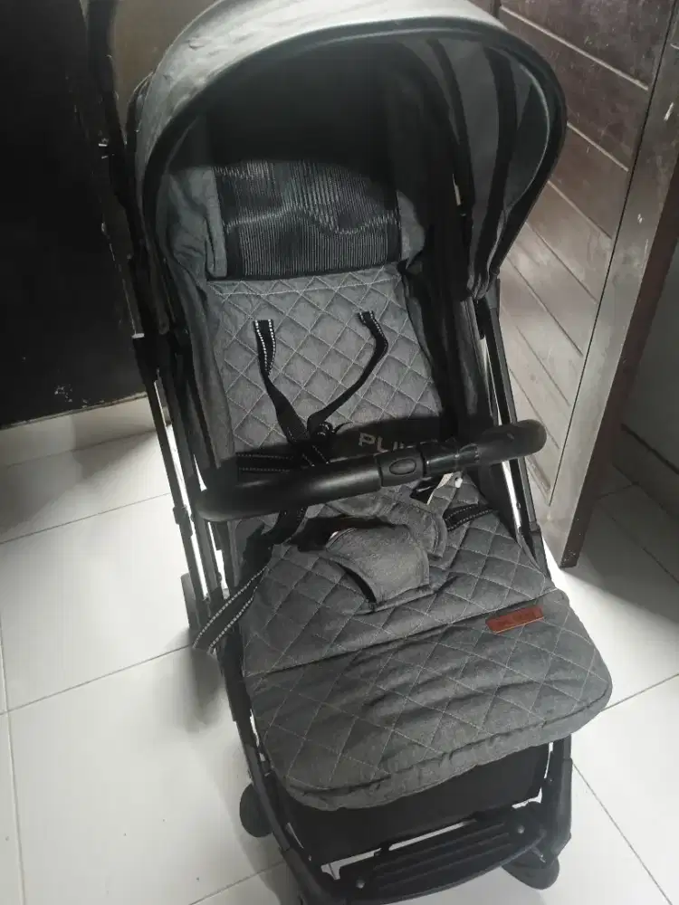 Kereta dorong baby pliko