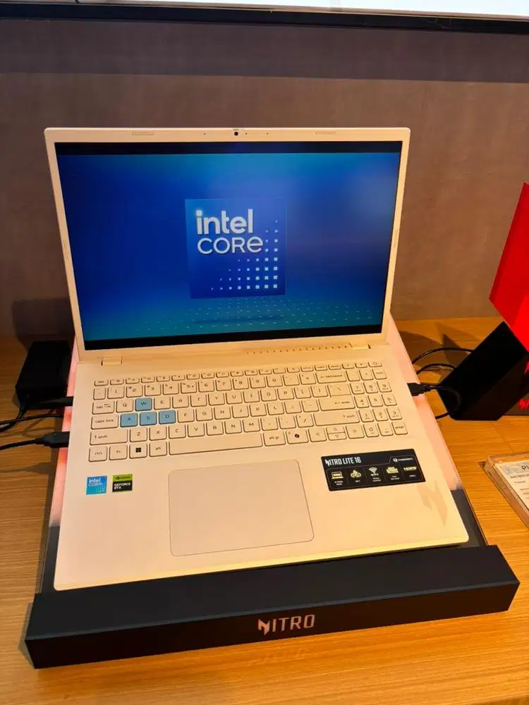 CICILAN LAPTOP ACER NITRO V16 intel core 7 512 Gb Promo bunga ringan