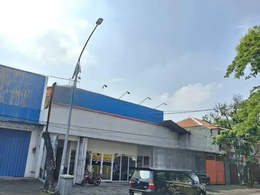 Baratajaya Siap Pakai Cocok Showroom / Gudang / Minimarket Strategis dekat Tengah Kota
