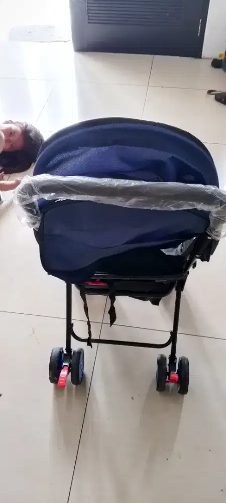 Stroller bayi warna navy