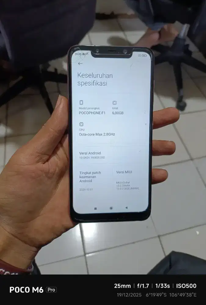 Poco F1 6/128 snapdragon 845