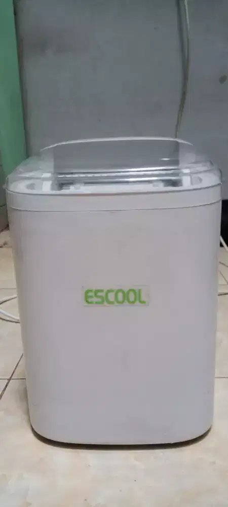 MESIN PEMBUAT ES BATU MERK ESCOOL