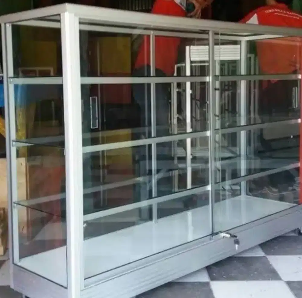 4 Unit Etalase Kaca Alumunium