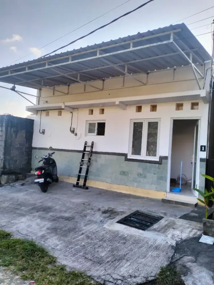 Rumah Pura Demak Dekat Jalan Utama