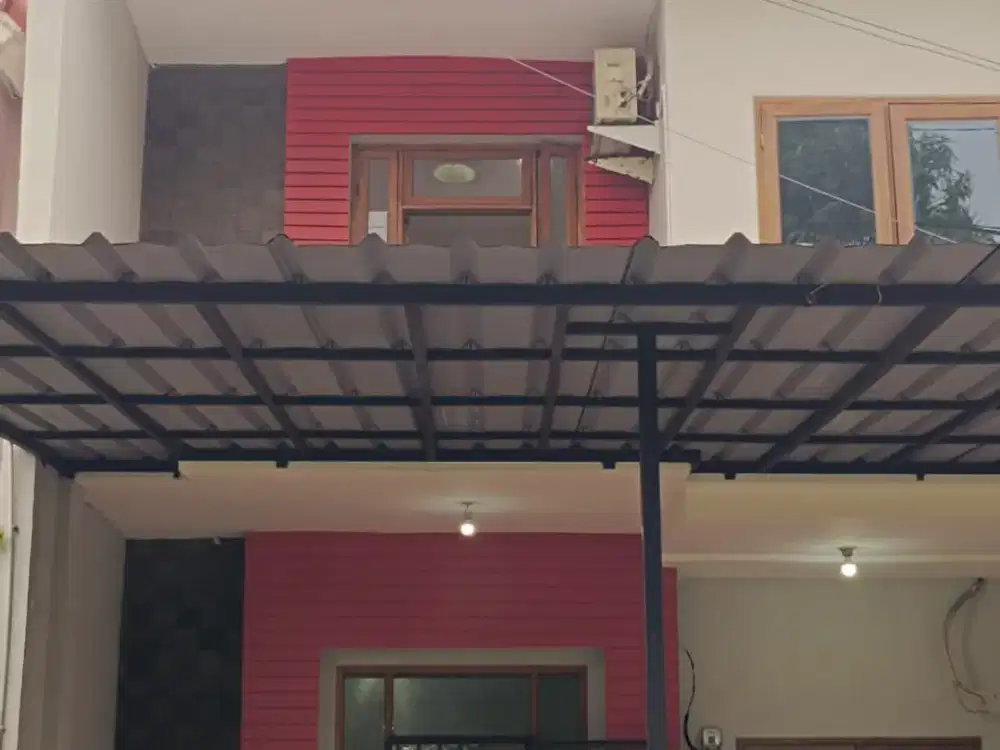 DIJUAL RUMAH BAGUS HADAP TIMUR LAUT DEPAN TAMAN HARGA TERMURAH DI TAMAN SURYA 5