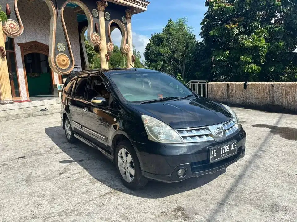 2010 Nissan Grand Livina 1.8 XV plat AG bendol mobil bekas sekoto