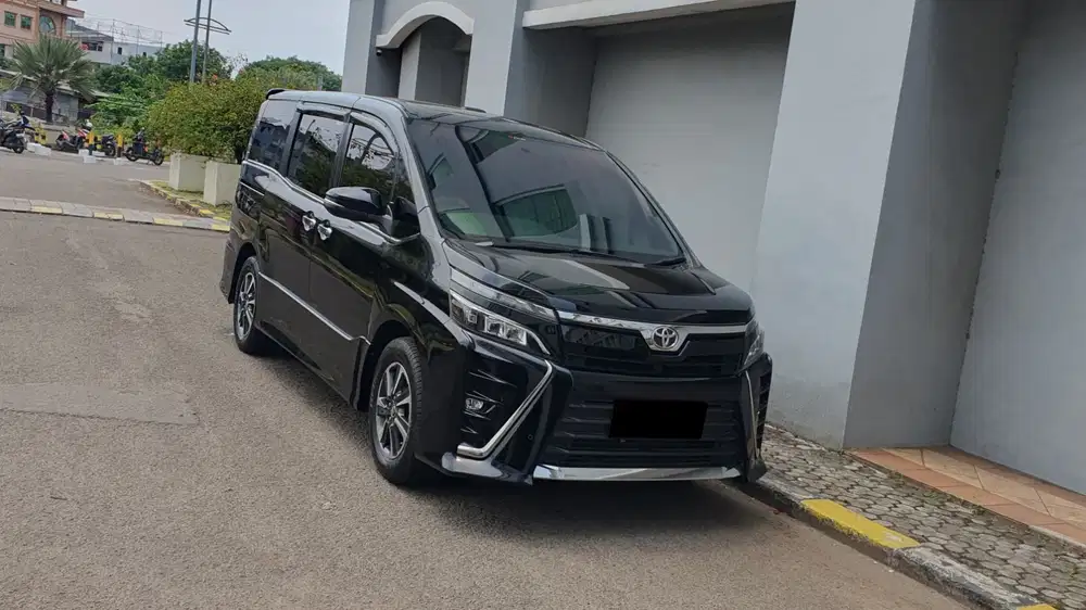 [ GARANSI 5TH ] Toyota Voxy 2.0 Sunroof AT Hitam NIK 2019/2020