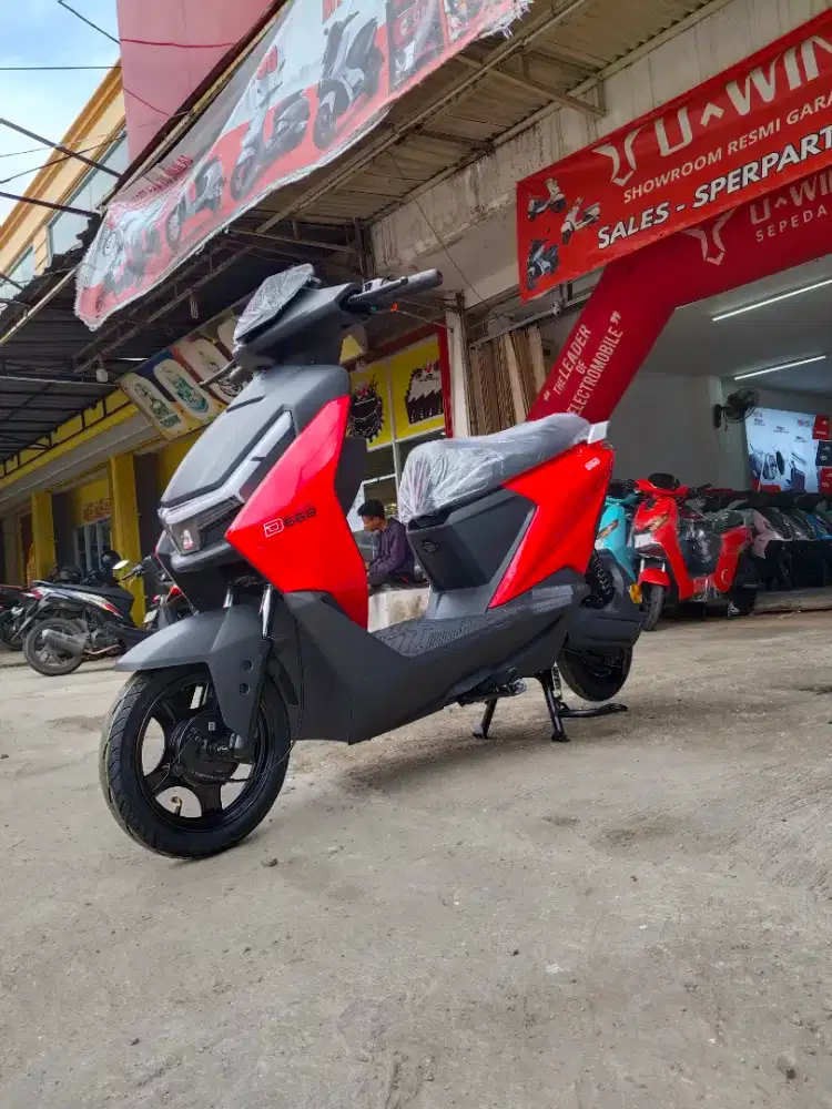 Sepeda listrik tipe terbaru uwinfly D66B