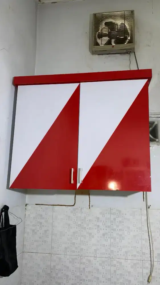 lemari gantung murah