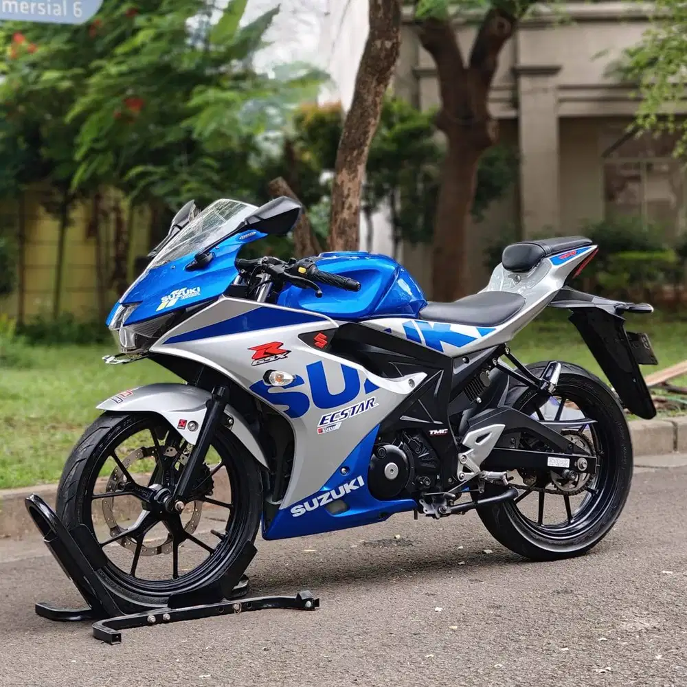 SUZUKI GSX R150 2022 BIRU SILVER KM RENDAH PAJAK PANJANG SIAP NGEBUT