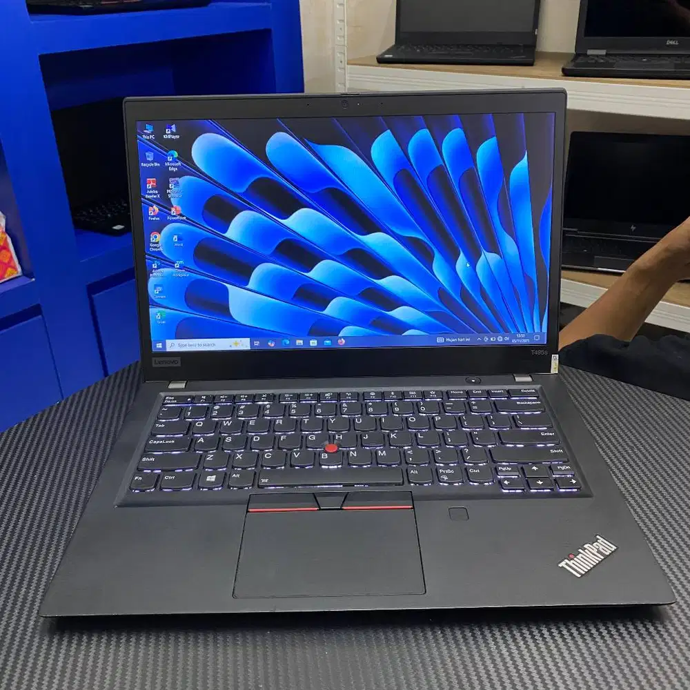 Lenovo Thinkpad T495s Amd Ryzen 7Pro 3700u Vga 2Gb Ram 16Gb Ssd 256Gb